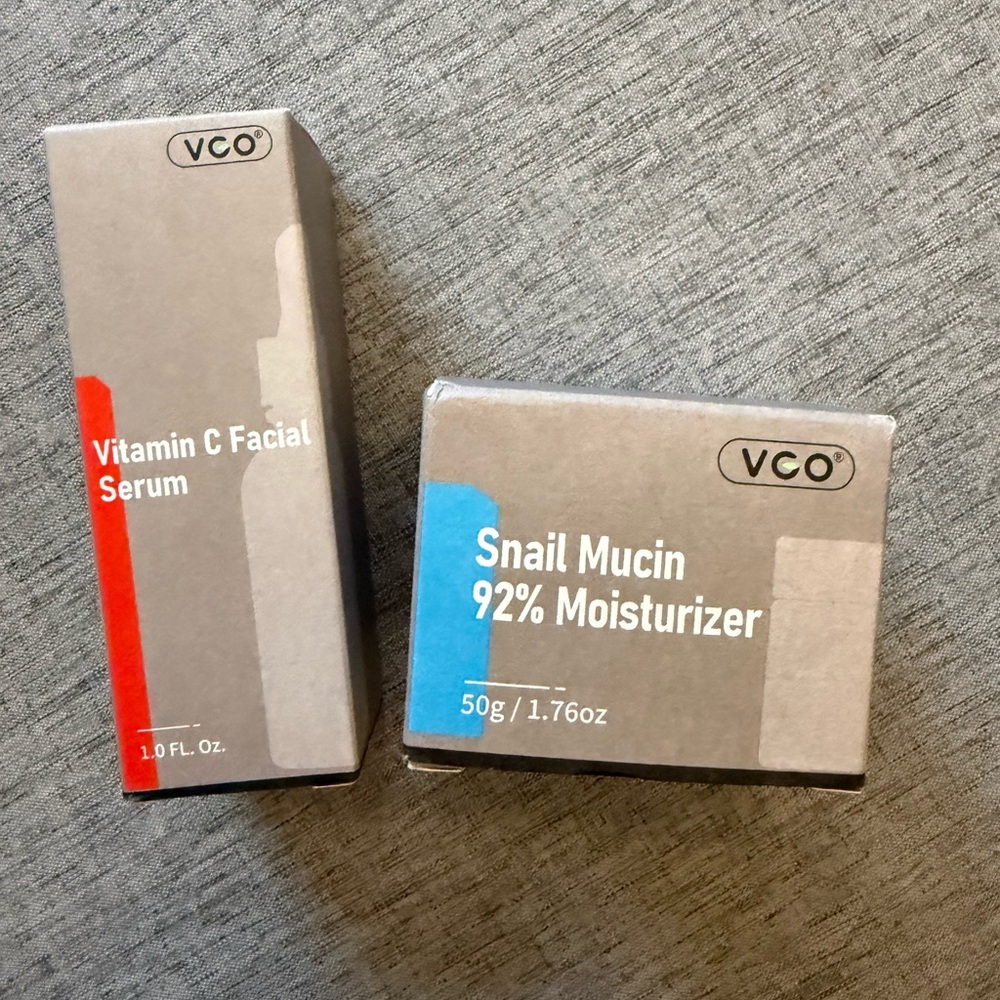 VCO Snail Mucin 92% Moisturizer & Vitamin C Facial Serum - Gray Packaging